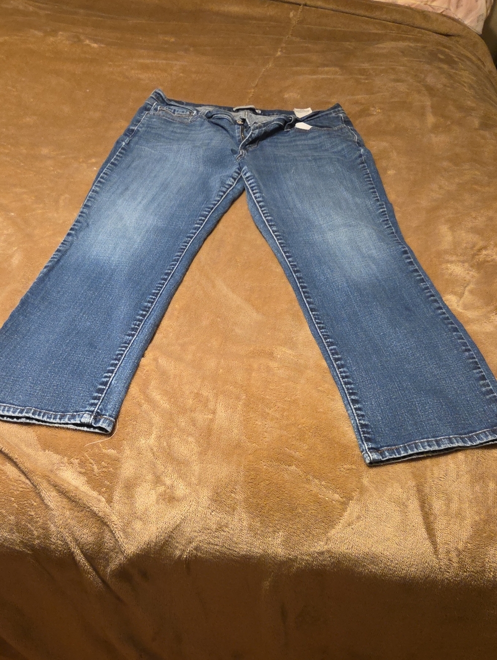 Levi's Women's Blue Straight Jeans - Medium Wash
